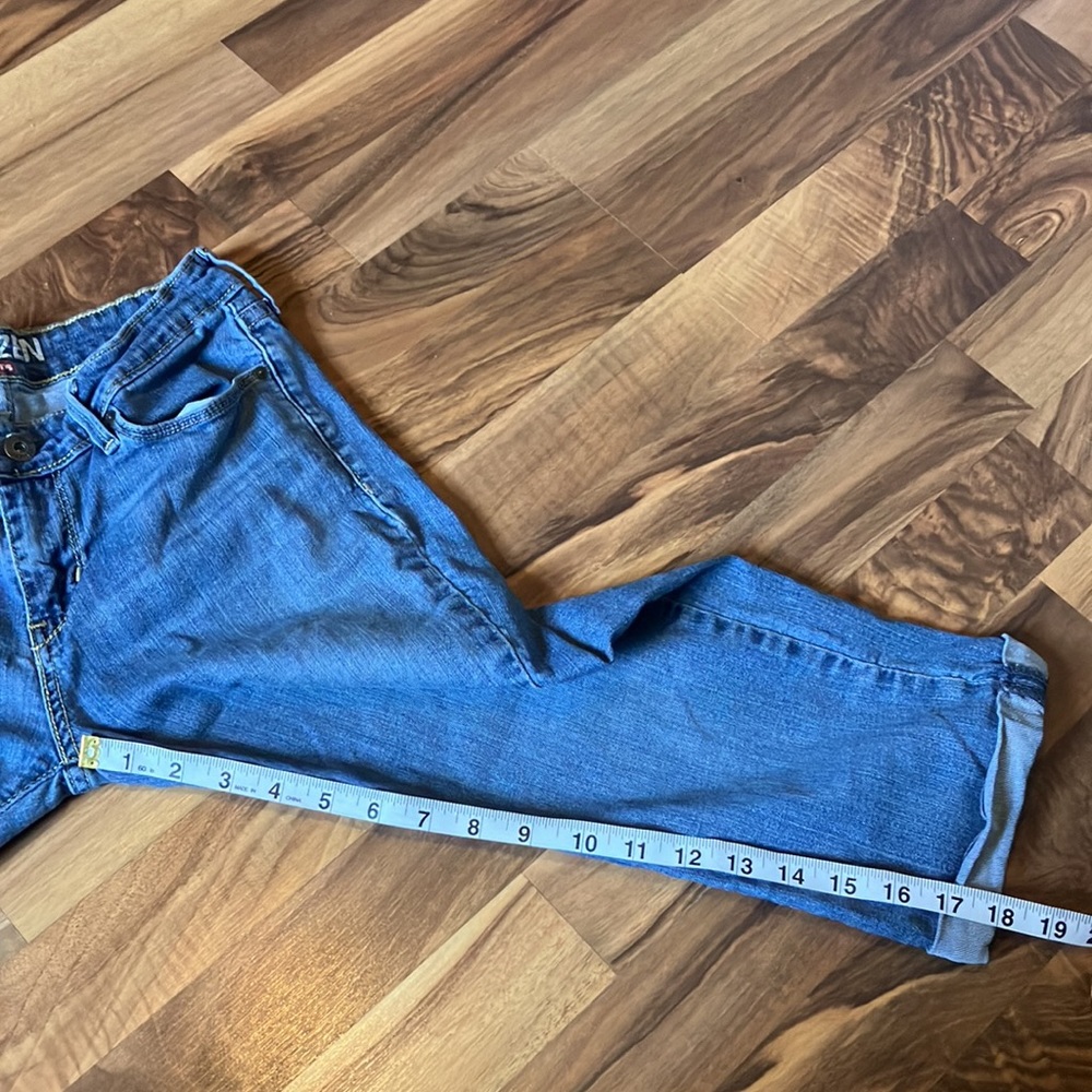 Levi’s Denizen Blue Jean Capri, Size 2 - Picture 2 of 8